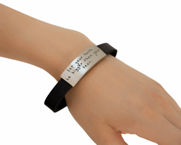 Let your faith be bigger than your fear Leather Bracelet - Image 2